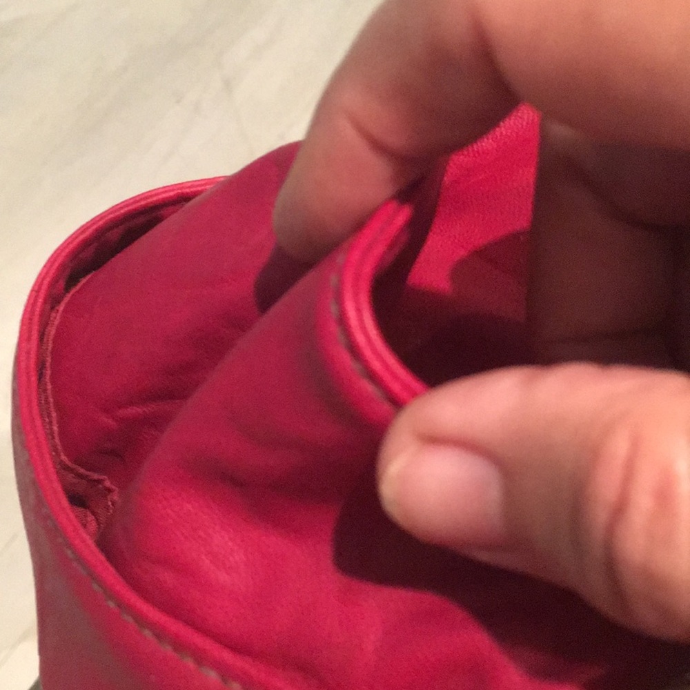 Red bag - Picture 5 of 9